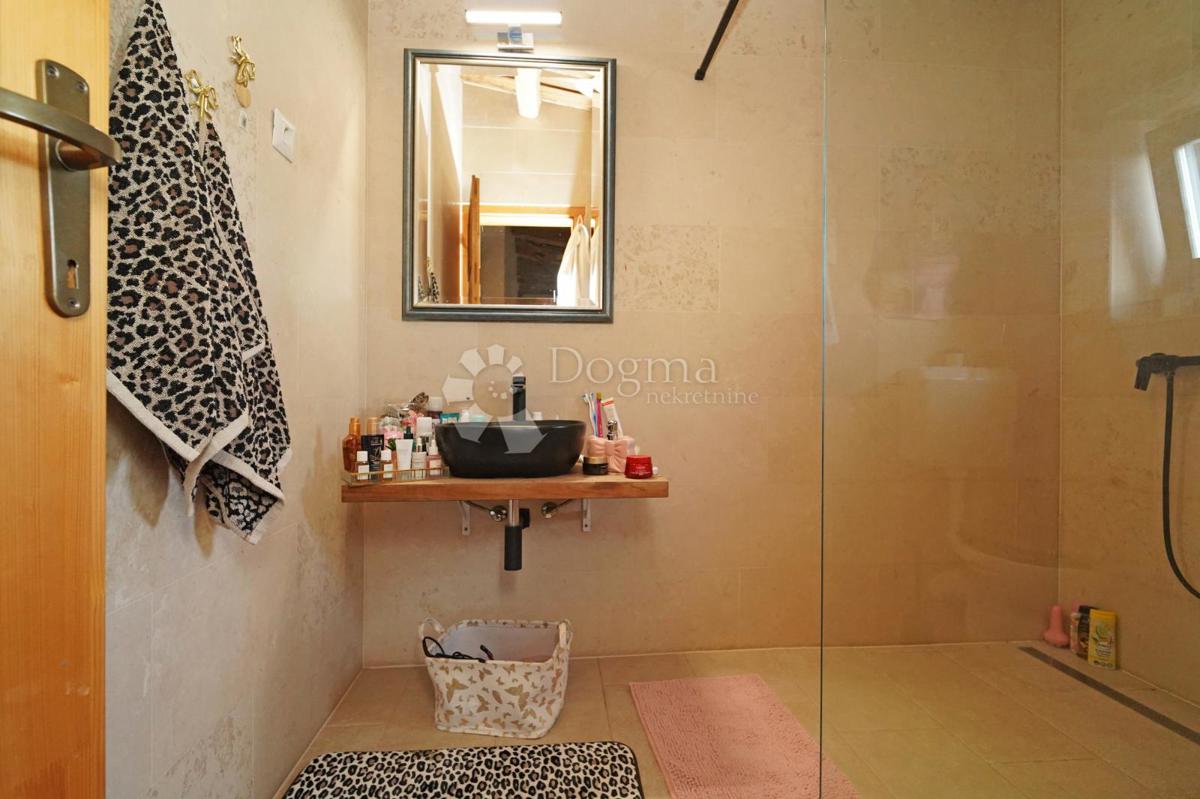 Hiša Valkarin, Poreč, 189m2