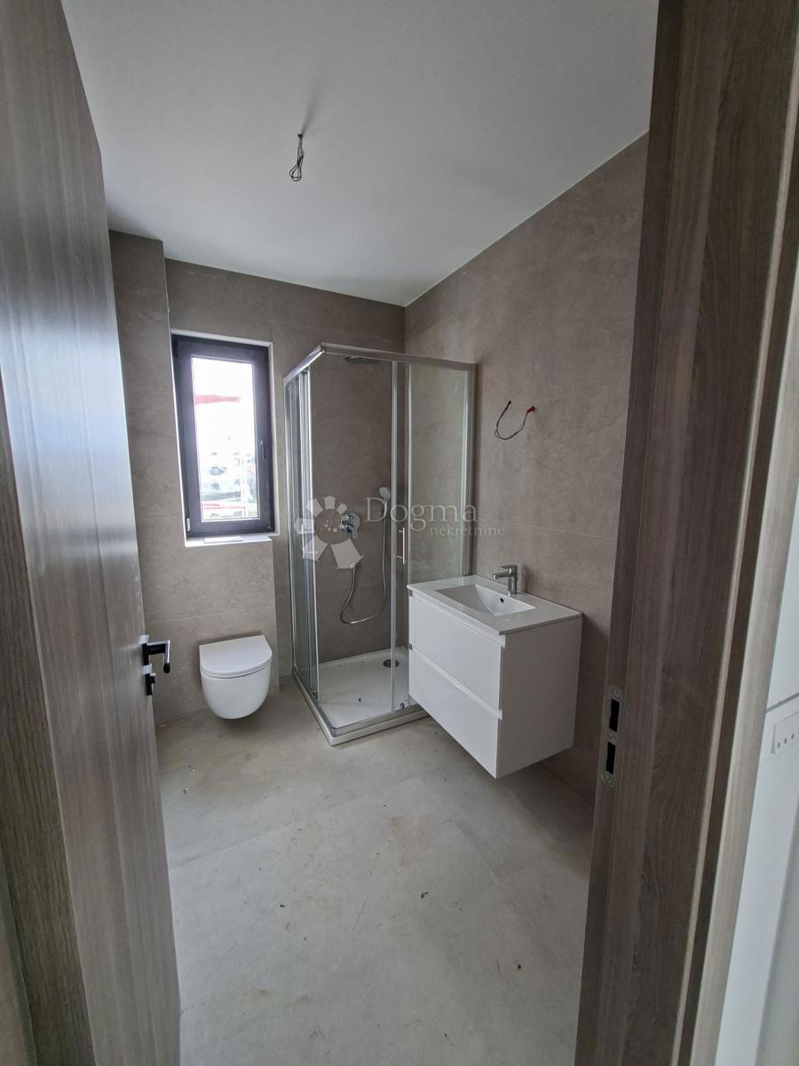 Stanovanje Crvene kuće, Zadar, 79,21m2