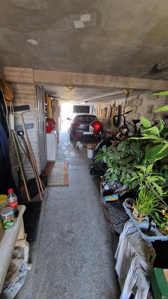 Hiša Bešlinec, Kloštar Ivanić, 150m2