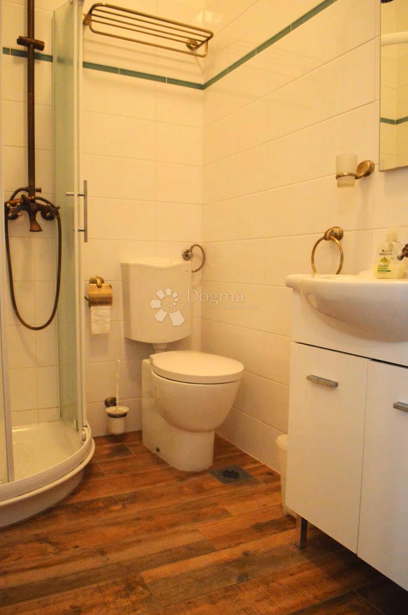 Čudovito stanovanje v Visu