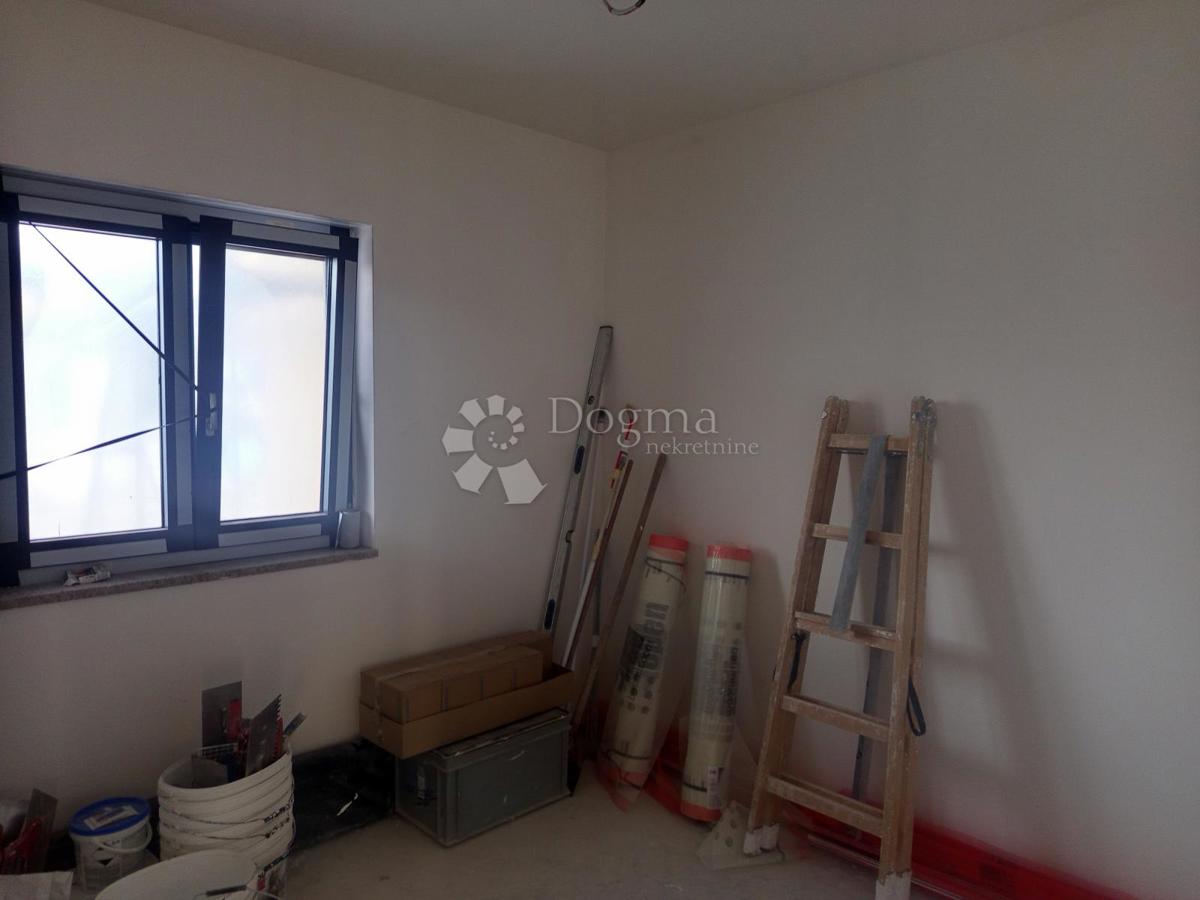 Stanovanje Valdebek, Pula, 93,66m2