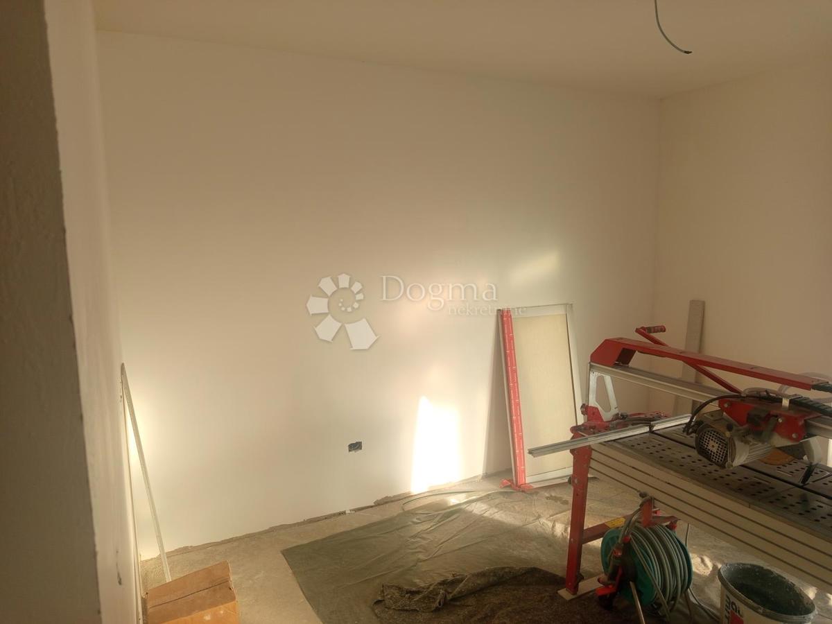 Stanovanje Valdebek, Pula, 93,66m2