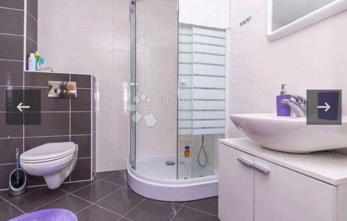 Hiša Okrug Gornji, Okrug, 82m2