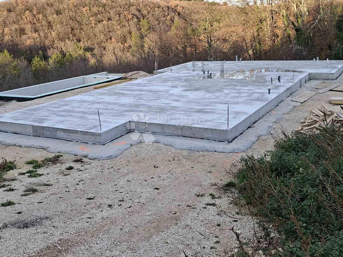 Zazidljivo zemljišče Labin, 150m2