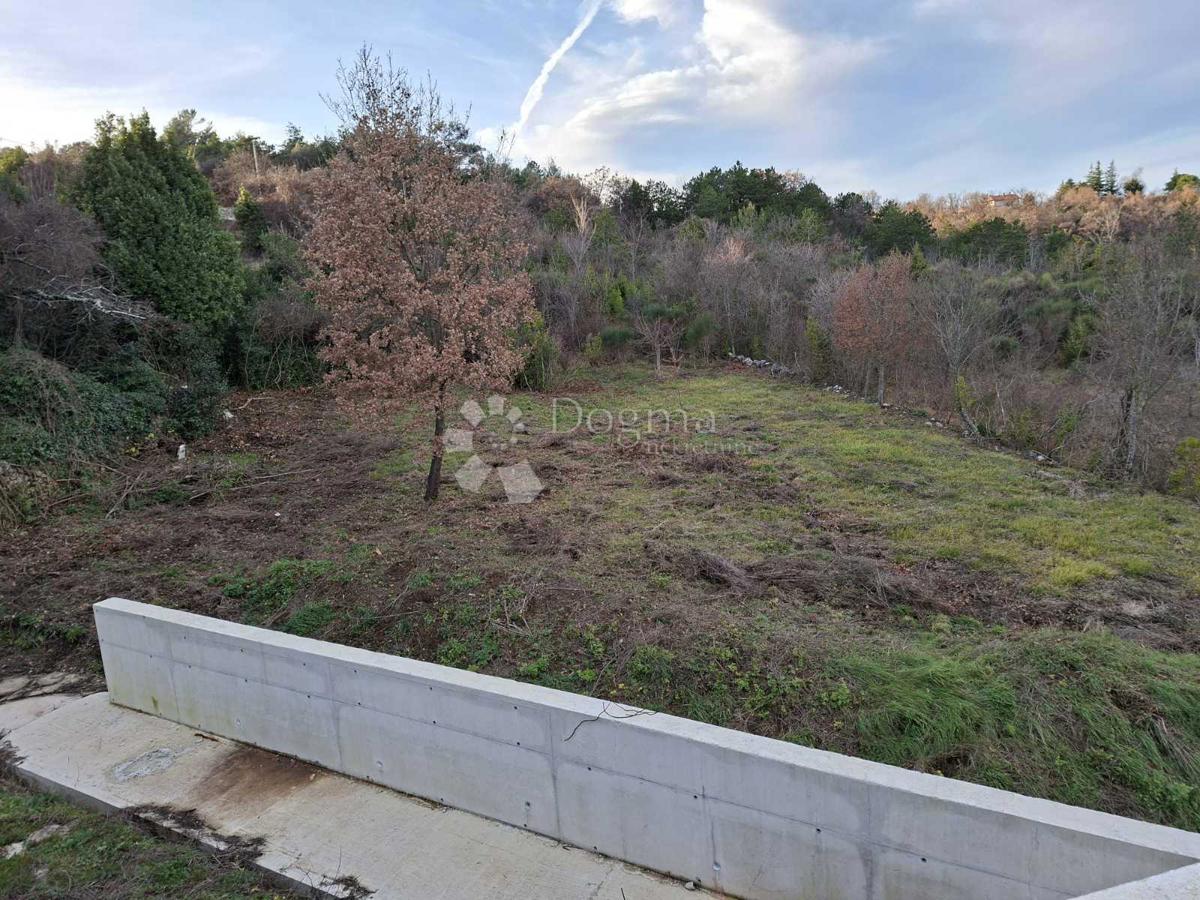 Zazidljivo zemljišče Labin, 150m2