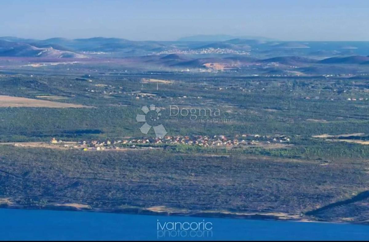 Zazidljivo zemljišče Paljuv, Novigrad, 1.938m2