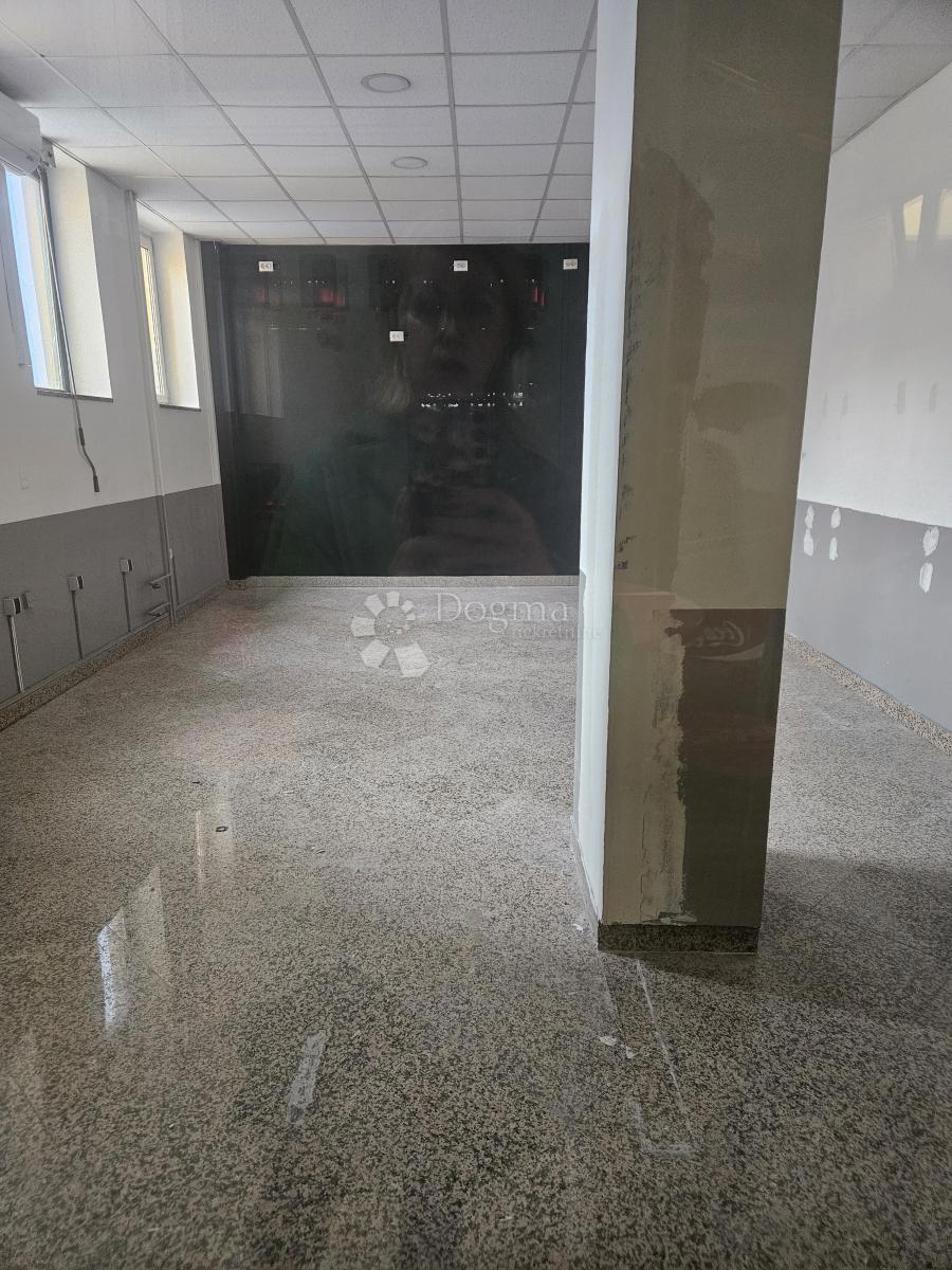 Poslovni prostor Turnić, Rijeka, 33m2