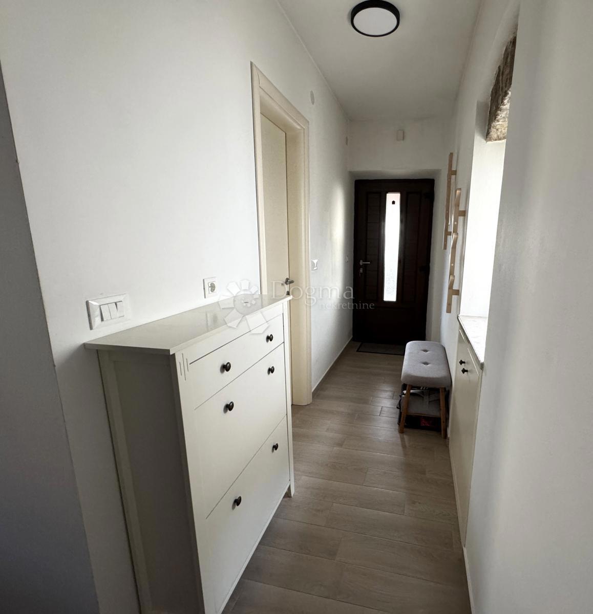 Stanovanje Trviž, Pazin - Okolica, 70m2