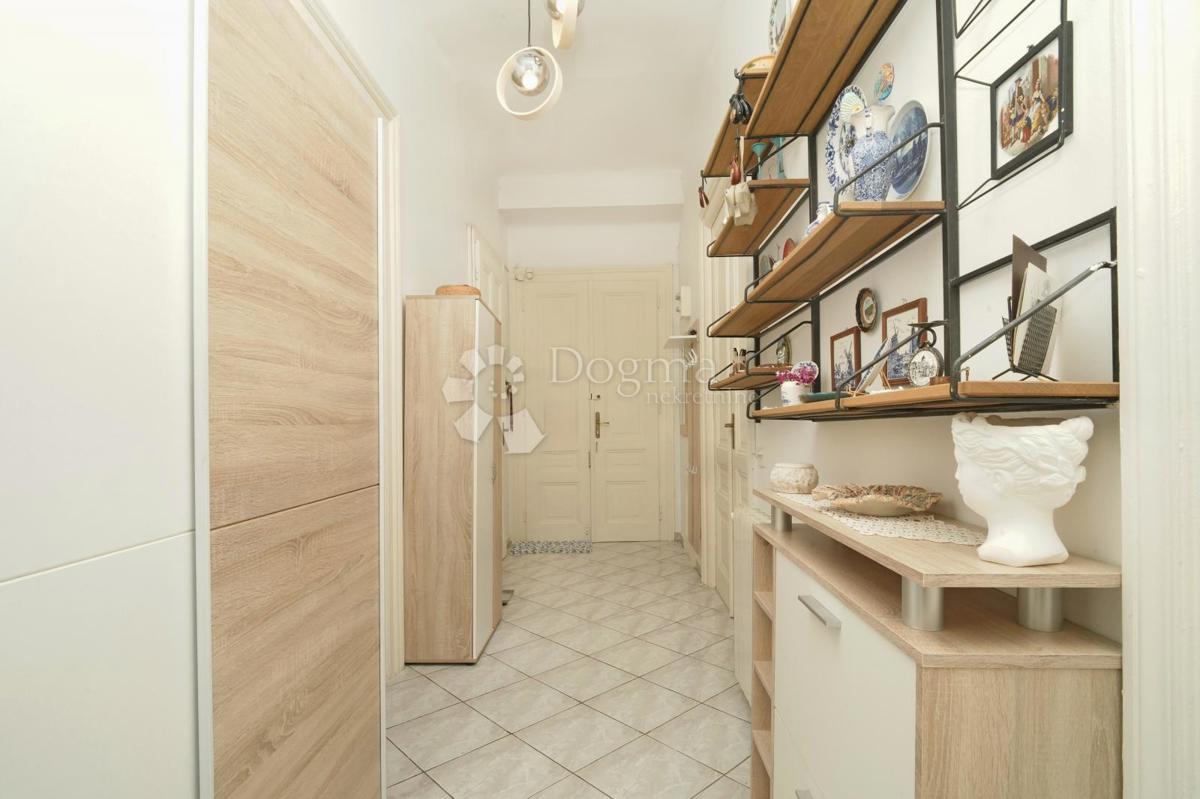 Stanovanje Centar, Pula, 85,90m2