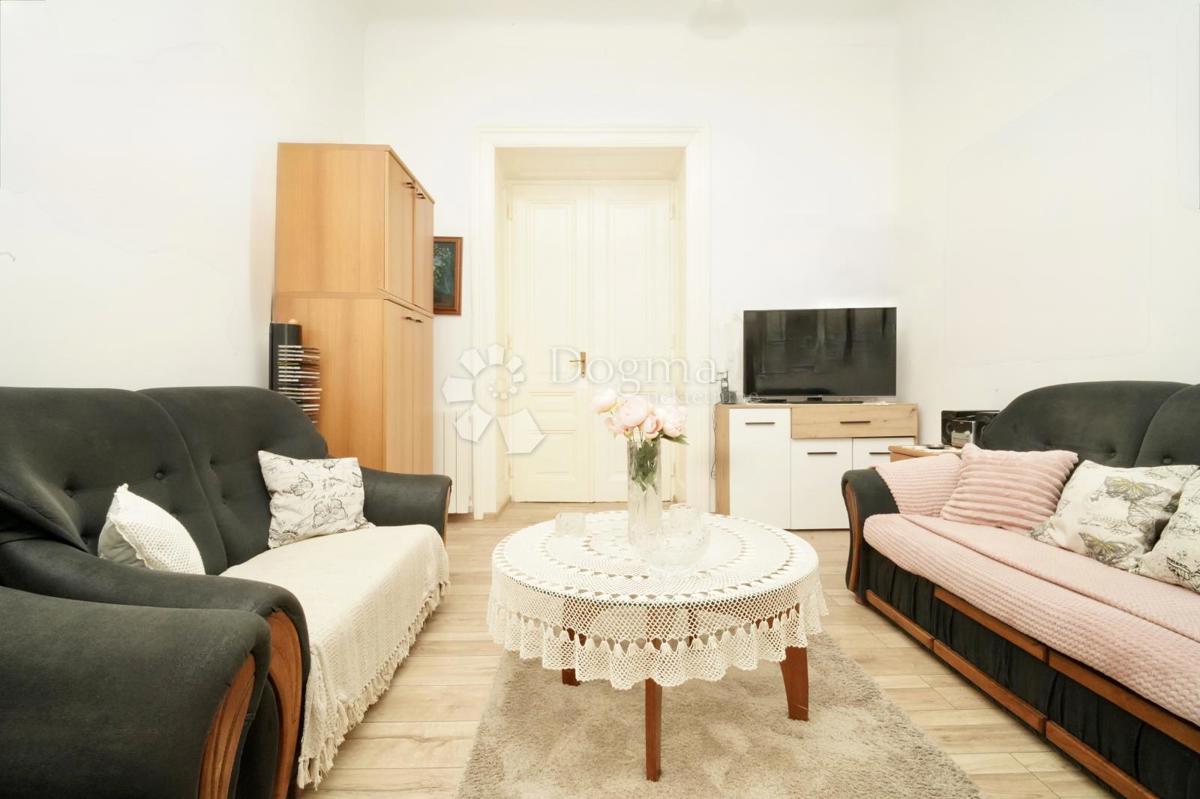 Stanovanje Centar, Pula, 85,90m2