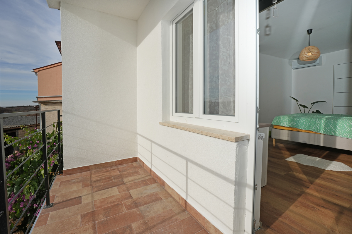 Družinska hiša v naravi