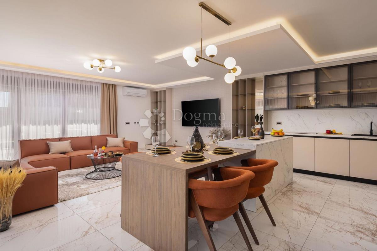 Hiša Kaštel Sućurac, Kaštela, 25m2