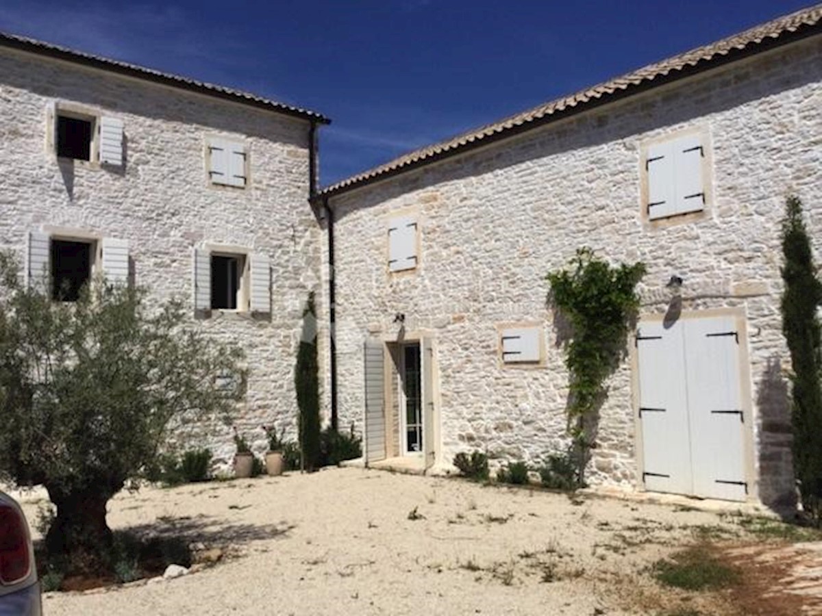 Hiša Martinčići, Grožnjan, 509m2