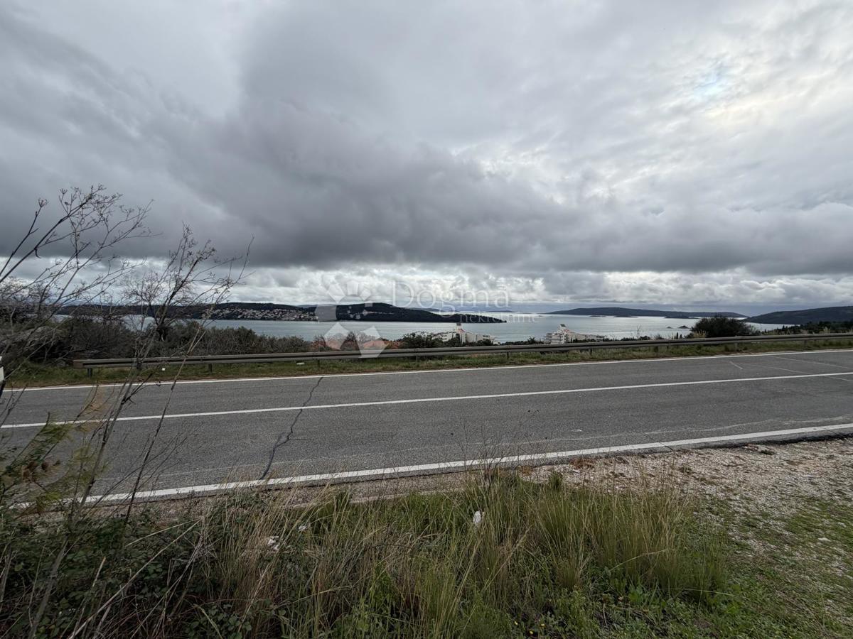 Zazidljivo zemljišče Seget Donji, Seget, 3.000m2