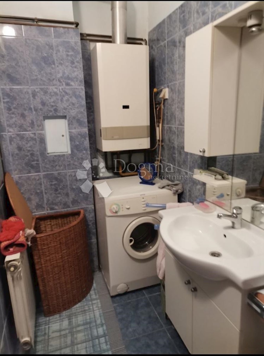 Stanovanje Centar, Vinkovci, 64m2