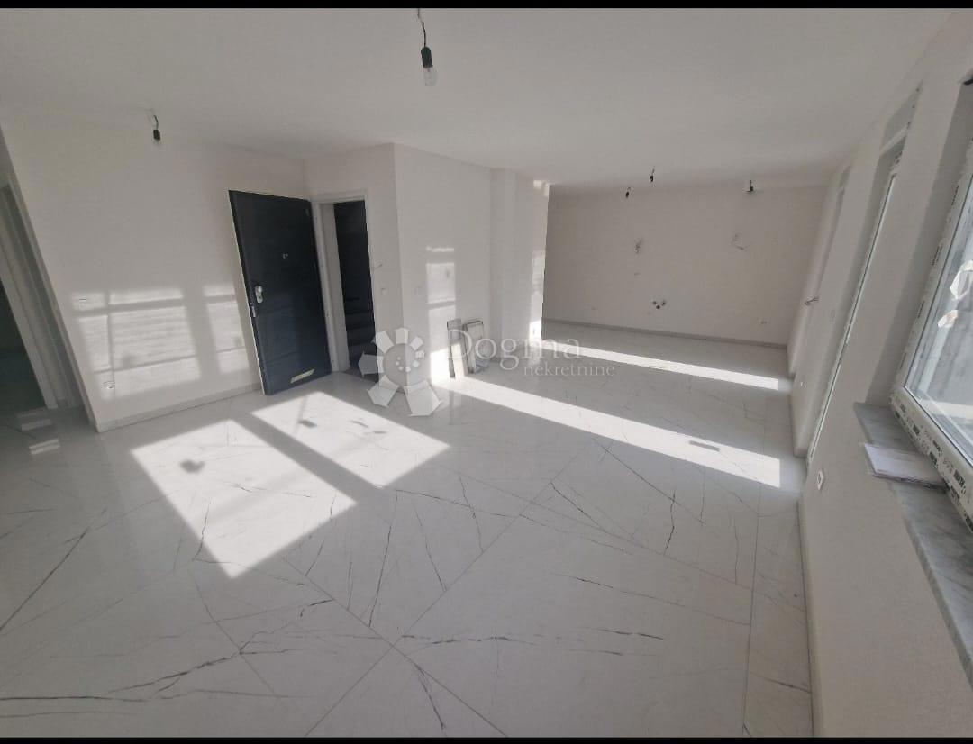 Stanovanje Kaštel Novi, Kaštela, 75,36m2