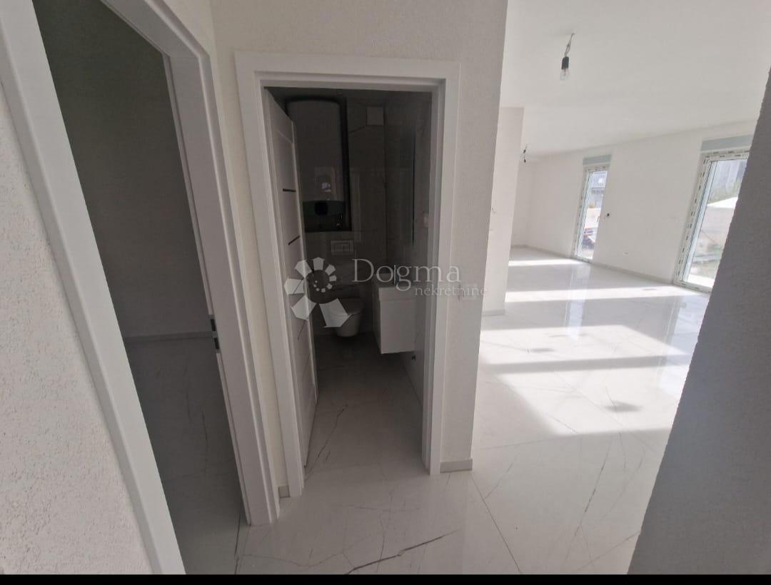 Stanovanje Kaštel Novi, Kaštela, 75,36m2