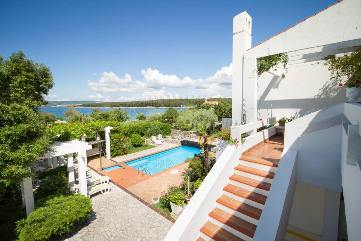 Otok Krk-odlična priložnost za investicijo-prva vrsta do morja-Punat!