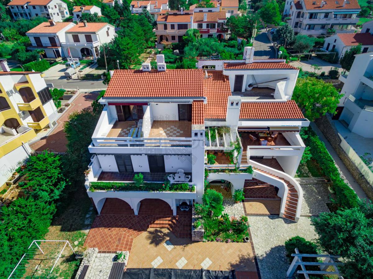 Otok Krk-odlična priložnost za investicijo-prva vrsta do morja-Punat!