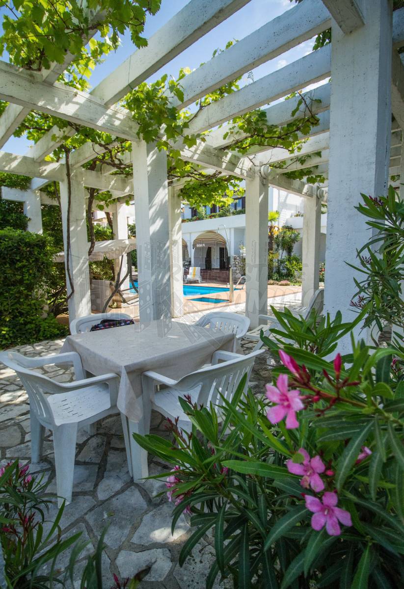 Otok Krk-odlična priložnost za investicijo-prva vrsta do morja-Punat!