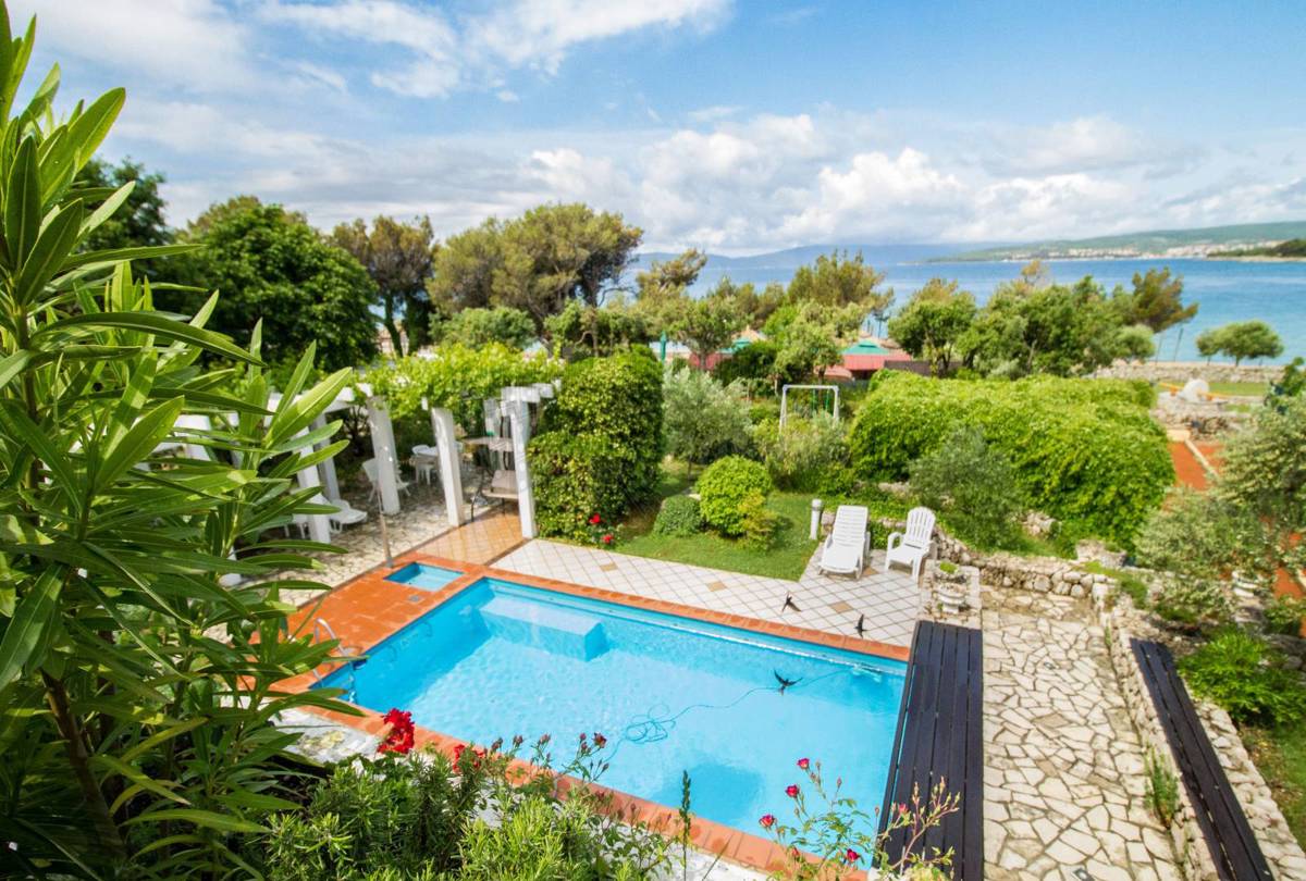 Otok Krk-odlična priložnost za investicijo-prva vrsta do morja-Punat!