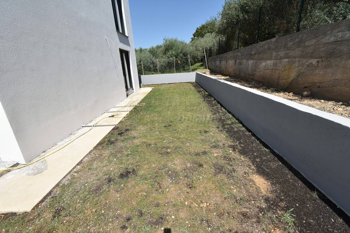 Novogradnja z vrtom - Baška!! Otok Krk Pošaljite povratne informacije Bočne ploče Povijest Spremljeno