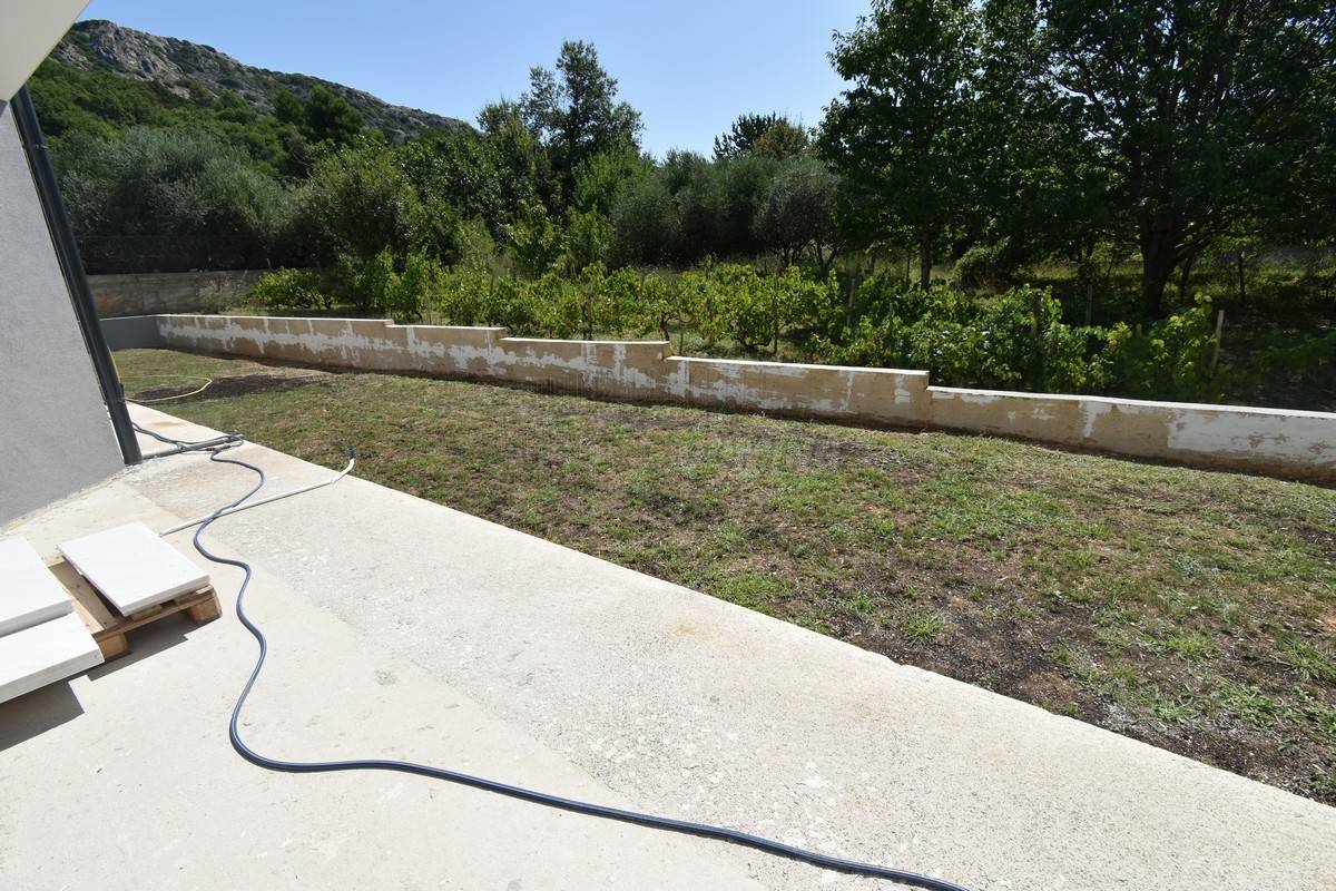 Novogradnja z vrtom - Baška!! Otok Krk Pošaljite povratne informacije Bočne ploče Povijest Spremljeno