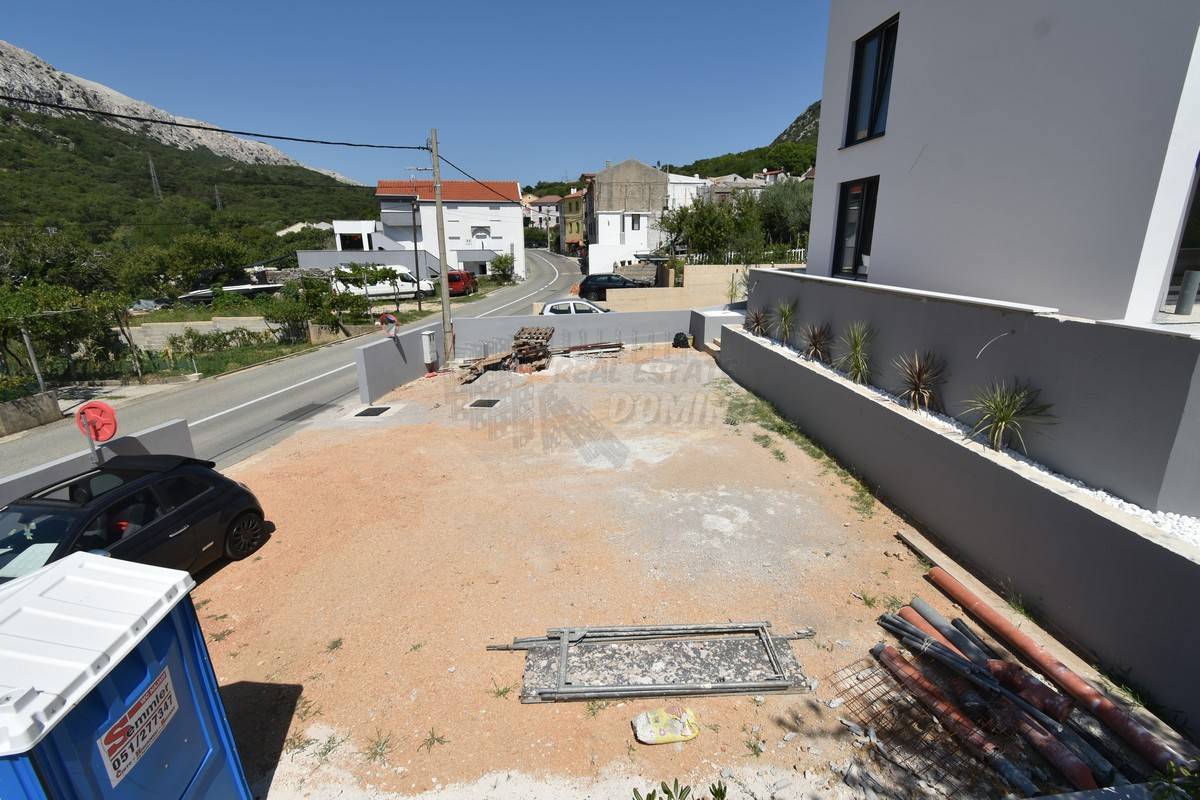 Novogradnja z vrtom - Baška!! Otok Krk Pošaljite povratne informacije Bočne ploče Povijest Spremljeno