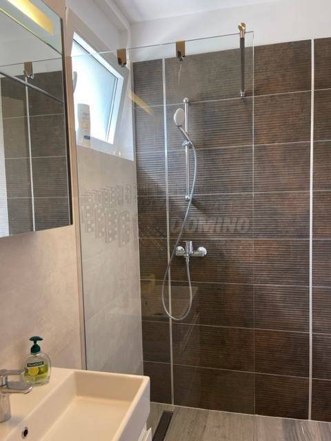 Dva apartmaja z vrtom! Mesto Krk!