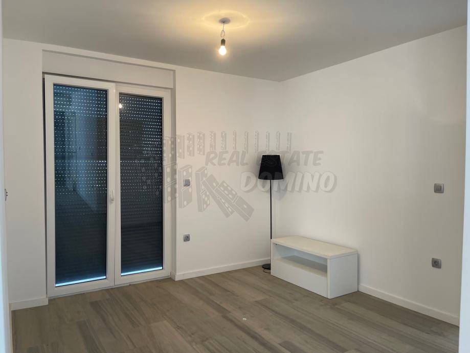 Dva apartmaja z vrtom! Mesto Krk!