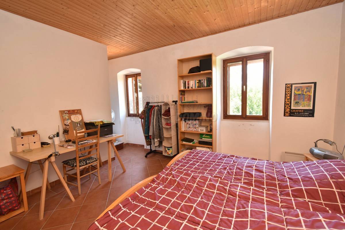 Prenovljena hiša z velikim vrtom! Otok Krk