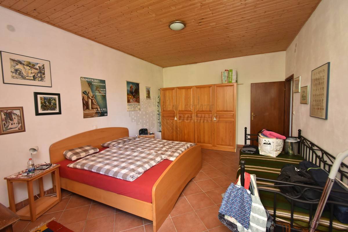 Prenovljena hiša z velikim vrtom! Otok Krk