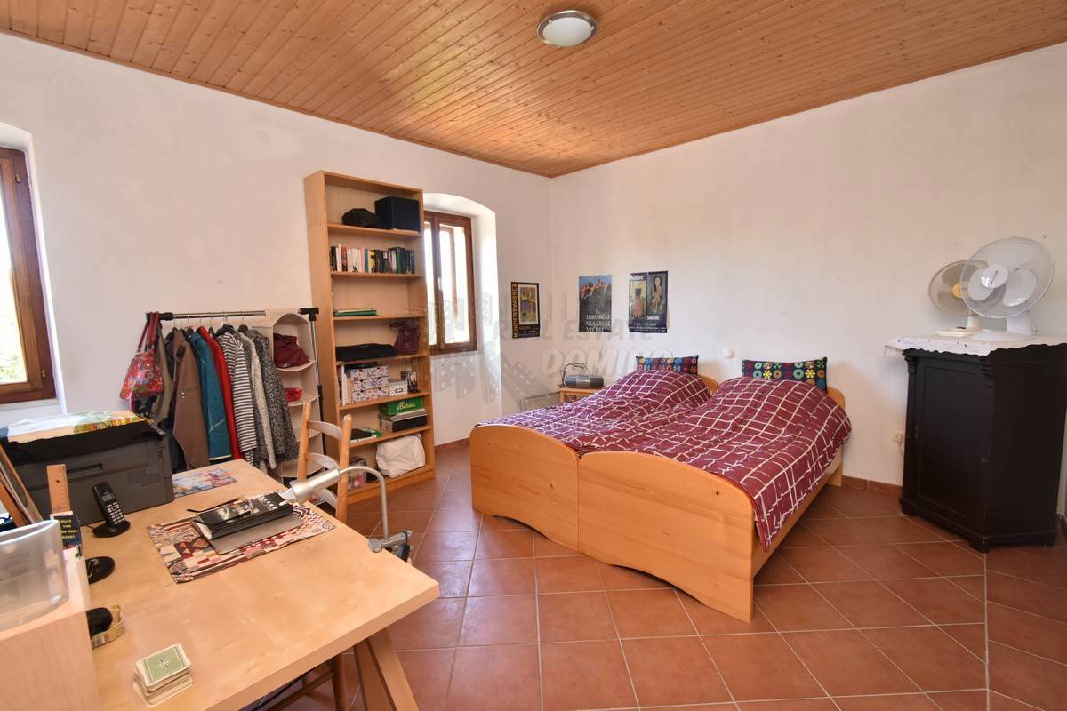 Prenovljena hiša z velikim vrtom! Otok Krk