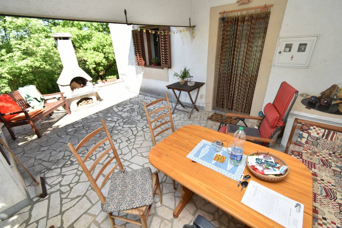 Prenovljena hiša z velikim vrtom! Otok Krk