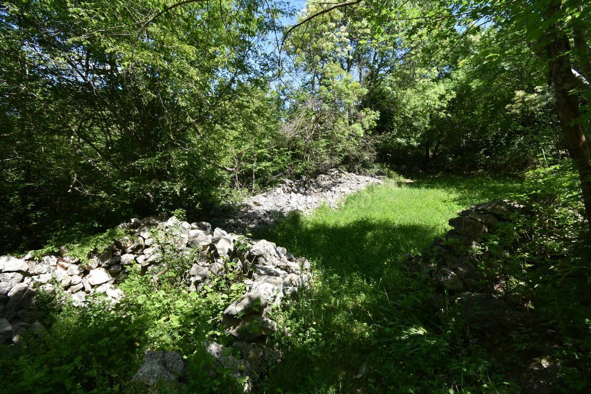 Prenovljena hiša z velikim vrtom! Otok Krk