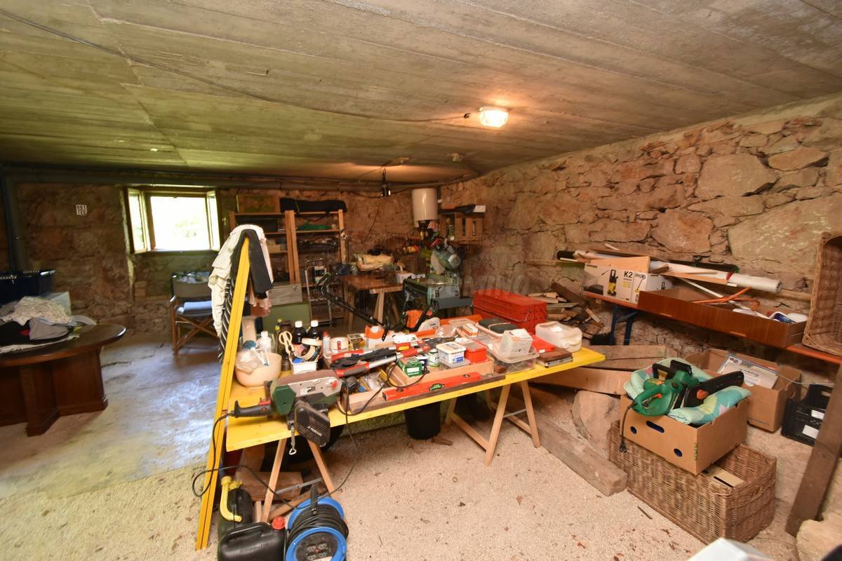 Prenovljena hiša z velikim vrtom! Otok Krk