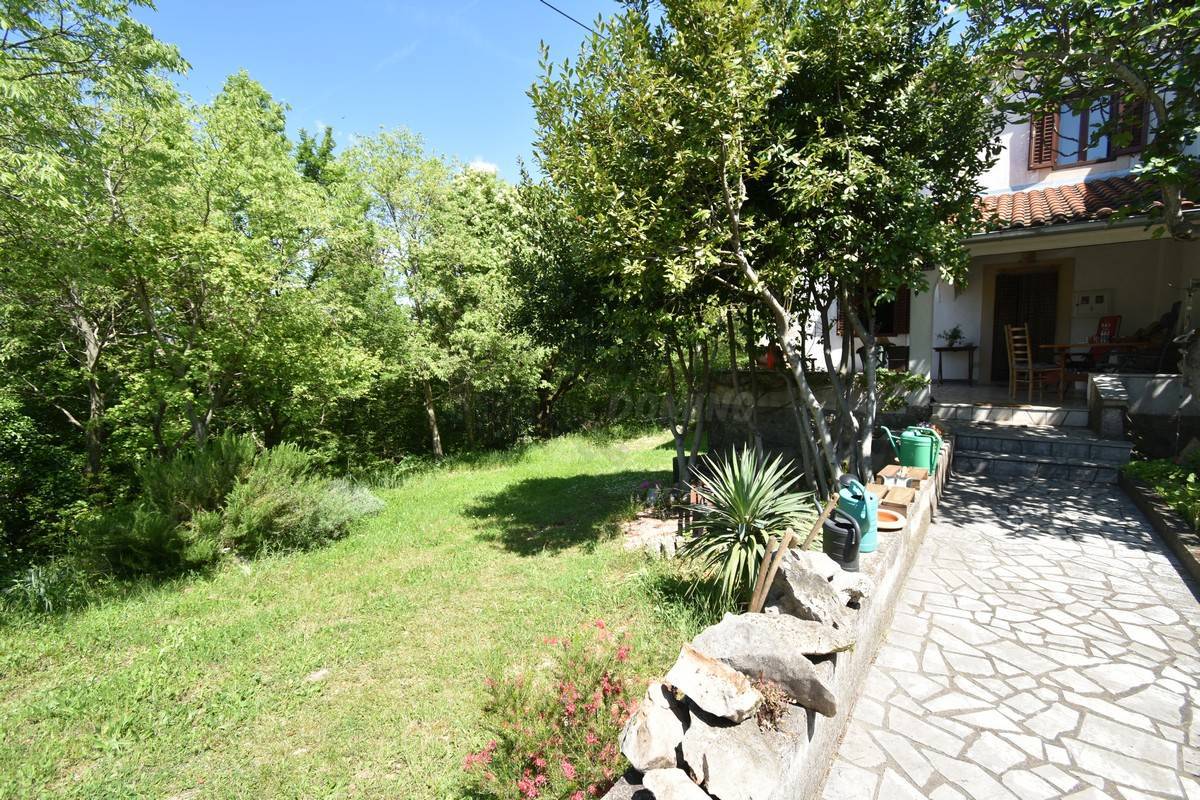 Prenovljena hiša z velikim vrtom! Otok Krk