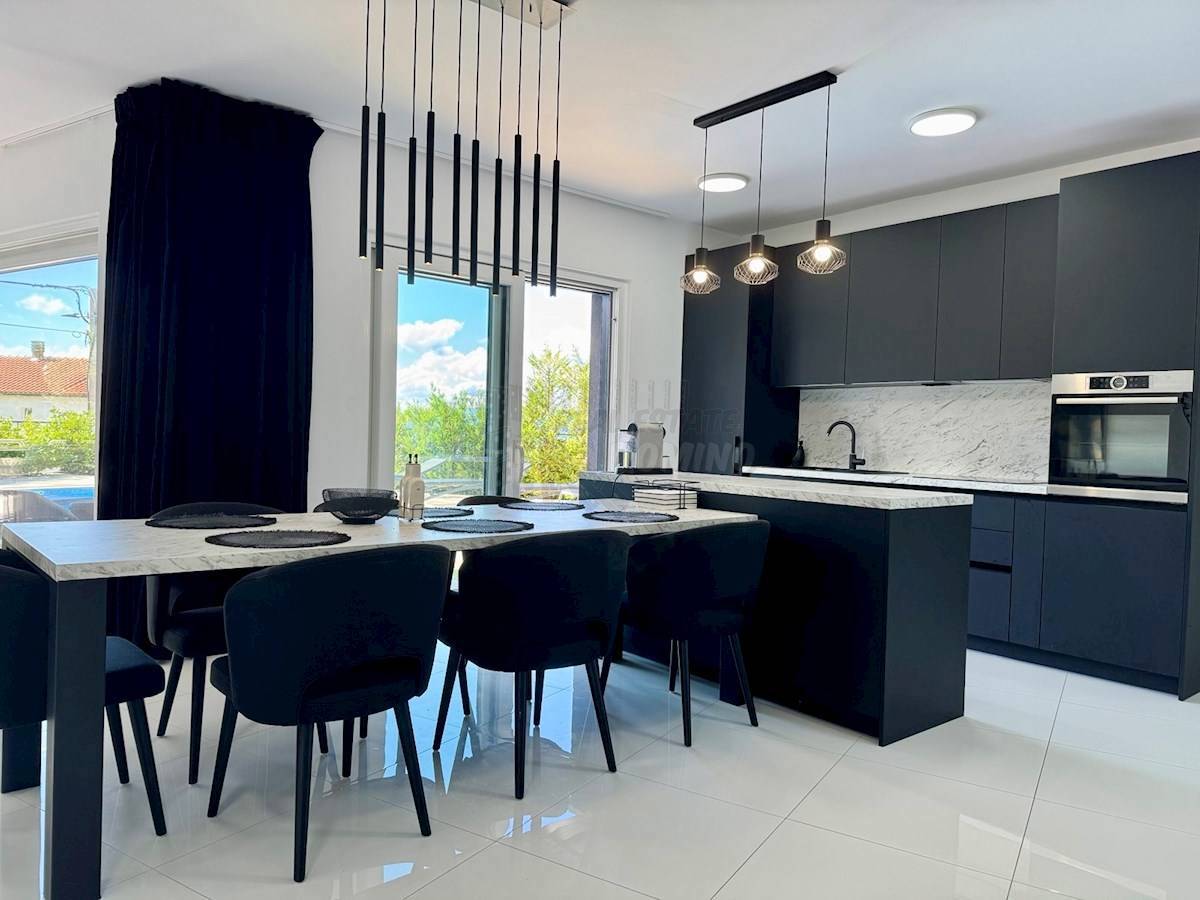 Luksuzno v bližini Malinske na otoku Krku!