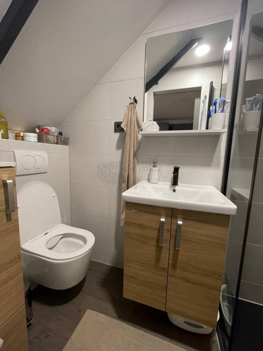 Lepa, prenovljena hiša z vrtom 150 m od morja! Punat