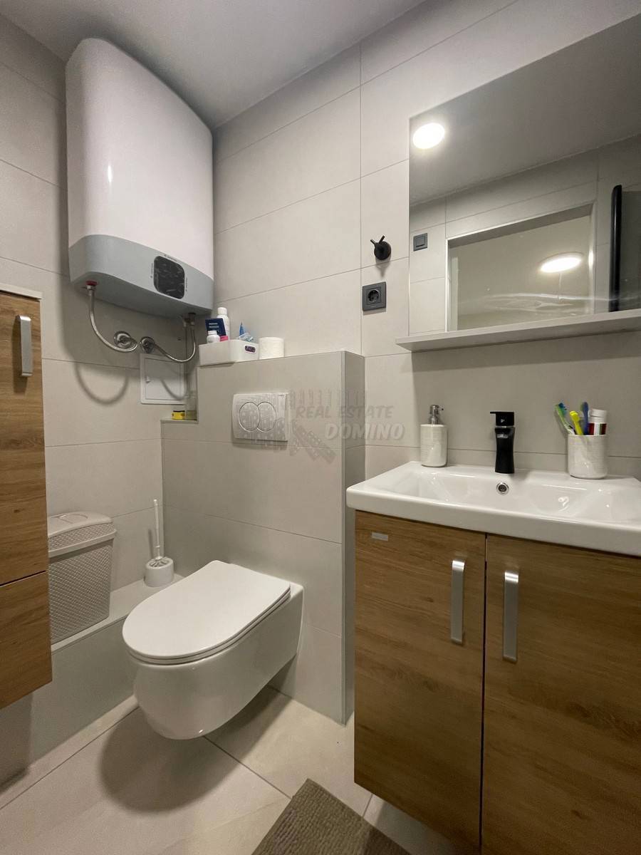 Lepa, prenovljena hiša z vrtom 150 m od morja! Punat