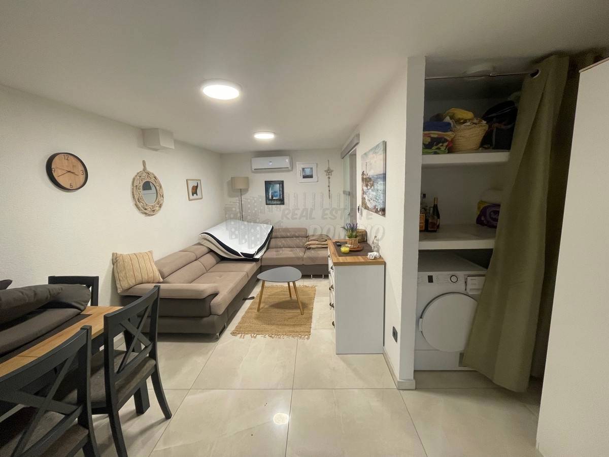 Lepa, prenovljena hiša z vrtom 150 m od morja! Punat