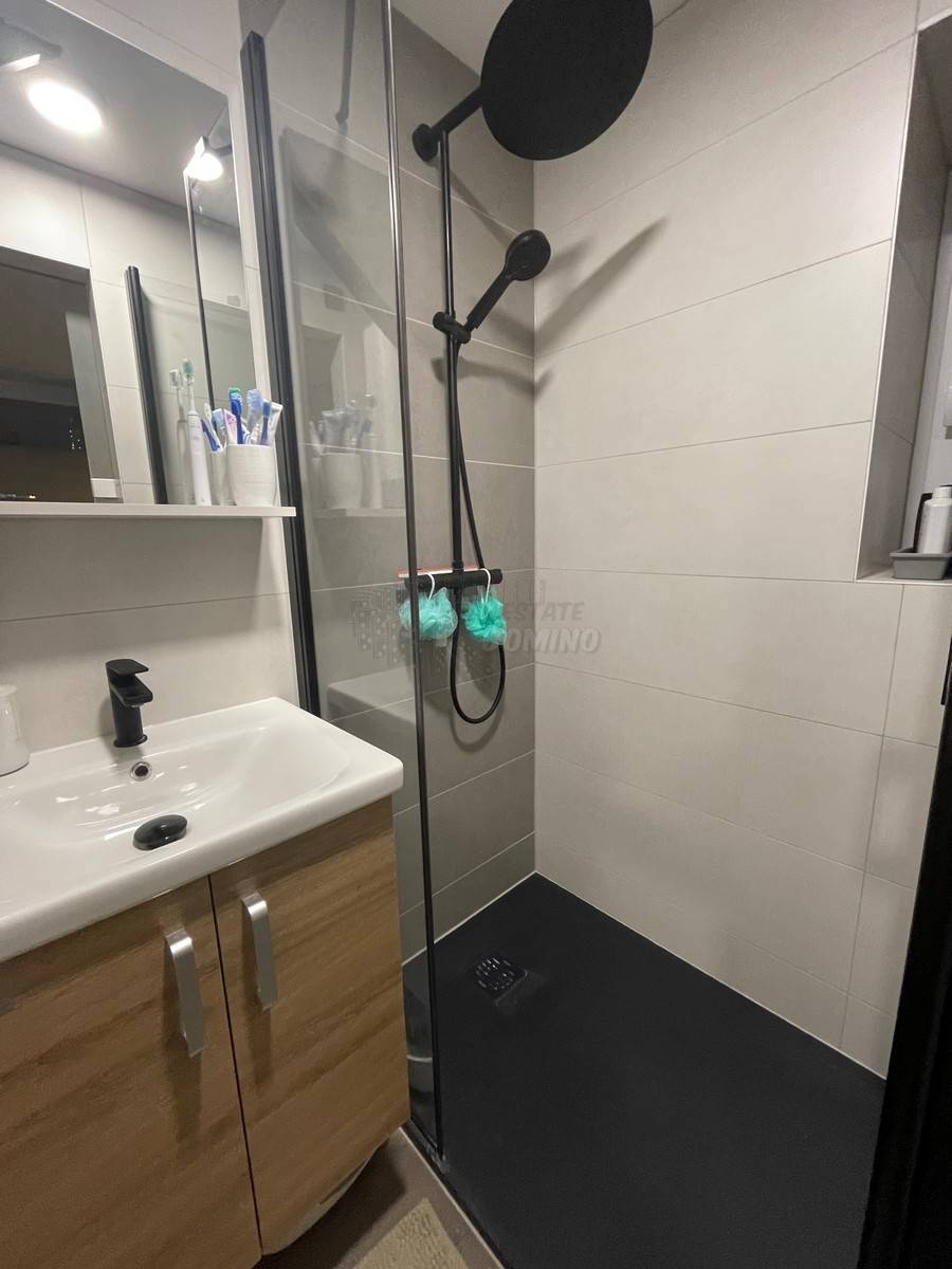 Lepa, prenovljena hiša z vrtom 150 m od morja! Punat