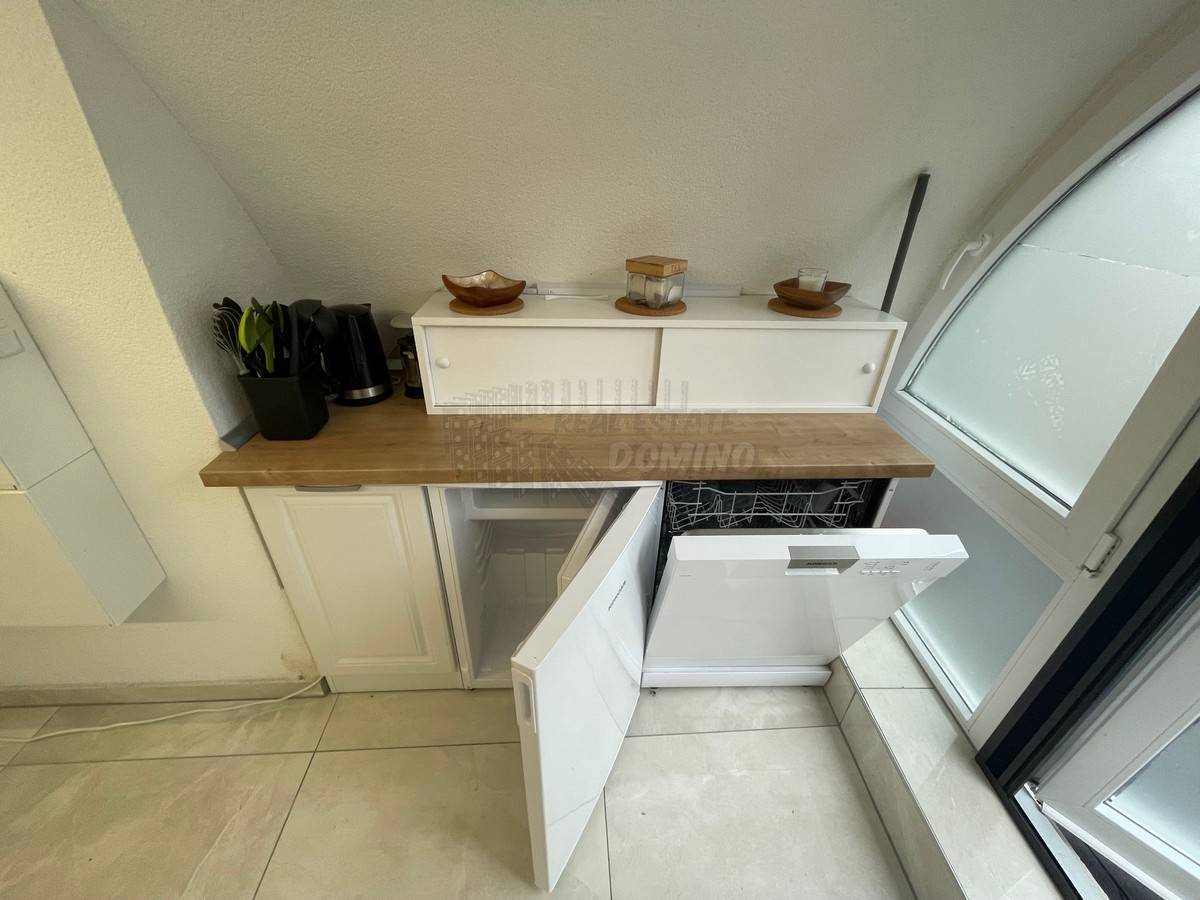 Lepa, prenovljena hiša z vrtom 150 m od morja! Punat