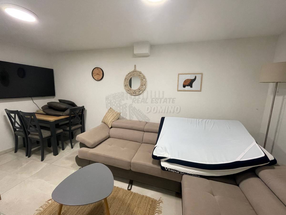 Lepa, prenovljena hiša z vrtom 150 m od morja! Punat