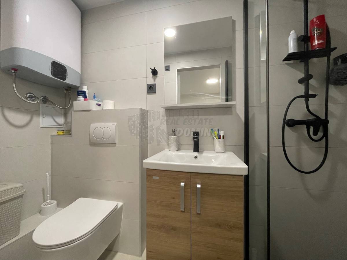 Lepa, prenovljena hiša z vrtom 150 m od morja! Punat