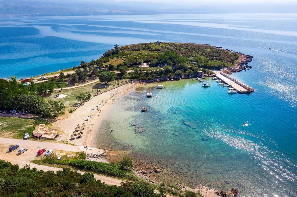 Čudovita hiša z bazenom!! Otok Krk!