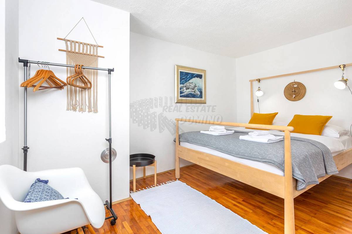 Čudovita hiša z bazenom!! Otok Krk!