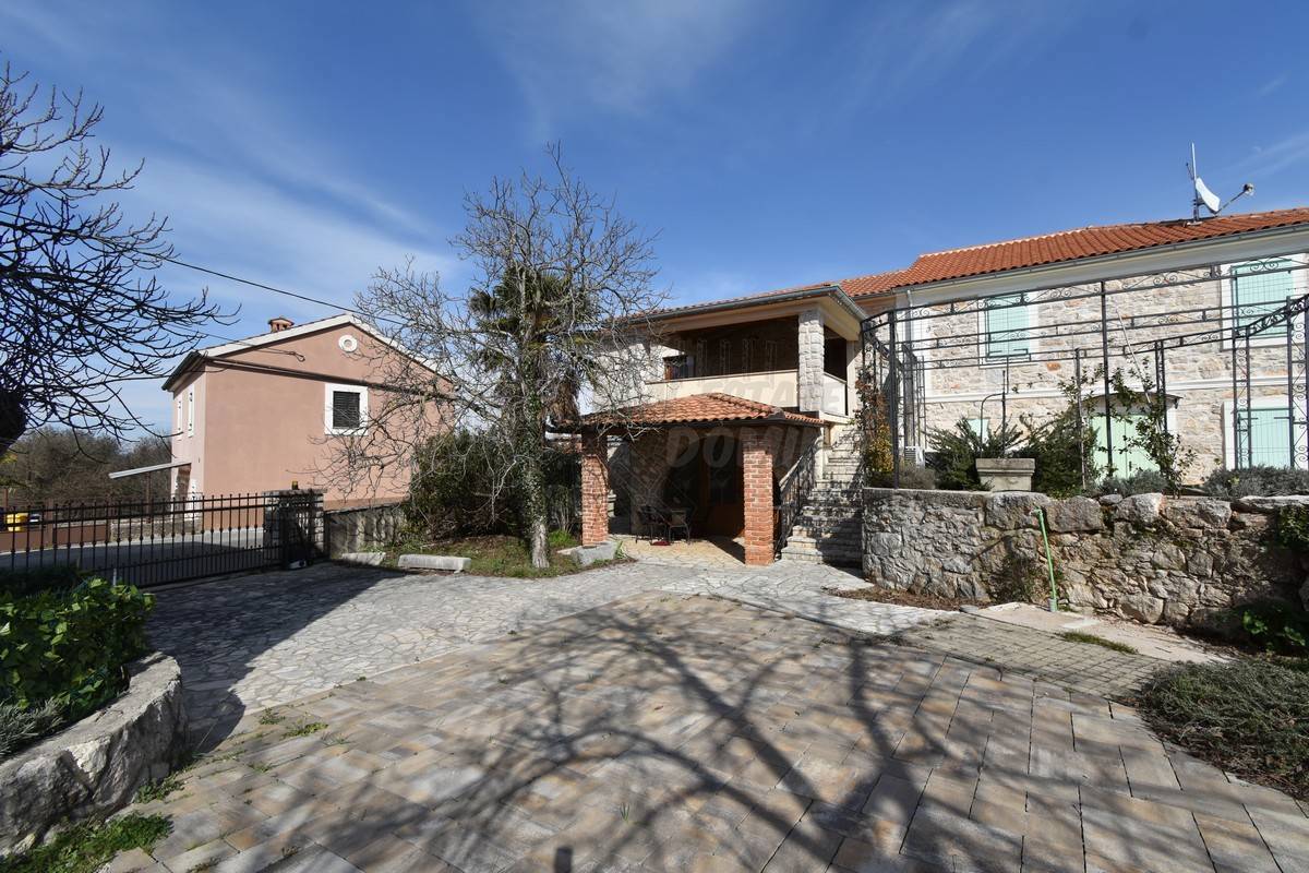 Hiša Dobrinj, 150m2