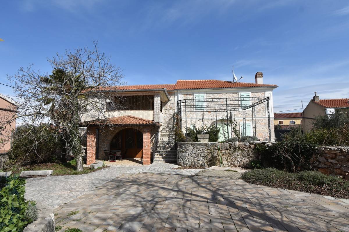 Hiša Dobrinj, 150m2