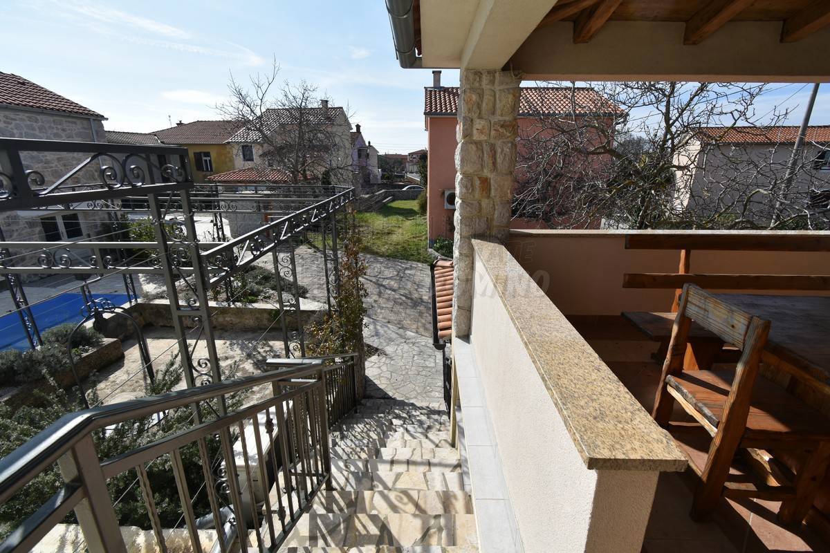 Hiša Dobrinj, 150m2